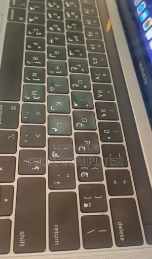 New Laptop Apple MacBook Pro 2019 8GB Intel Core I5 SSD 256GB