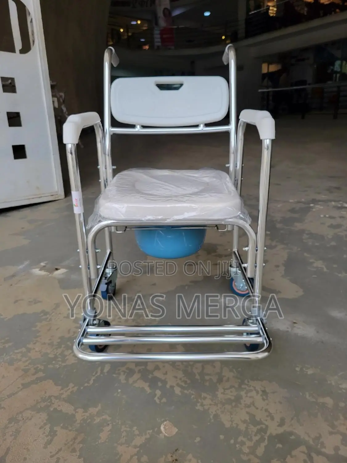 Toilet Chair勃፩commode Chair発三multi-Use Chair÷=Travel Chair With Tires