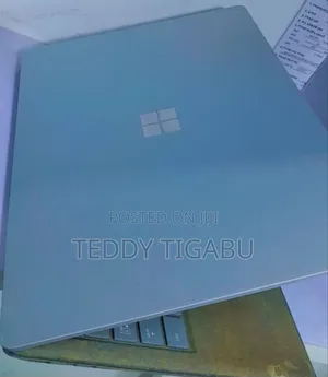 New Laptop Microsoft Surface Laptop 4 8GB Intel Core i5 SSD 256GB