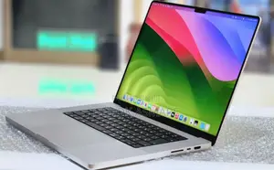 Photo - New Laptop Apple MacBook Pro M1 32GB SSD 512GB