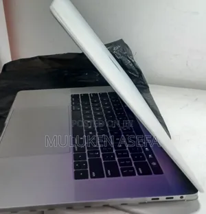 Photo - New Laptop Apple MacBook Pro 2018 32GB Intel Core I9 SSD 1T