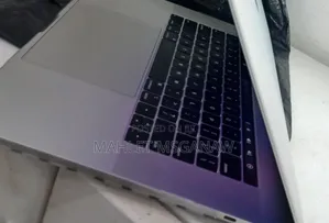 New Laptop Apple MacBook 32GB Intel Core I9 SSD 1T