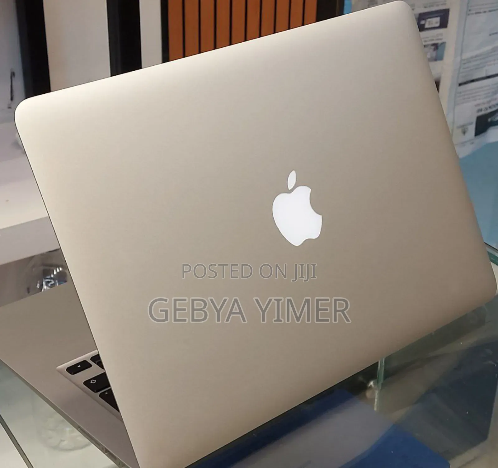 New Laptop Apple MacBook Pro 2017 8GB Intel Core I5 SSD 128GB