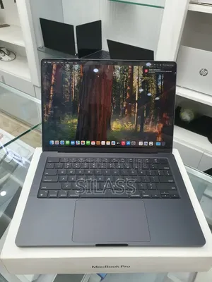 New Apple MacBook Pro 2023 M3 14-Inch 18GB Apple M3 Pro SSD 512GB