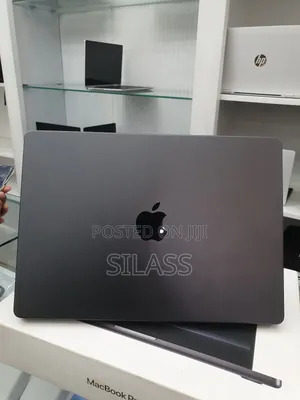 New Apple MacBook Pro 2023 M3 14-Inch 18GB Apple M3 Pro SSD 512GB