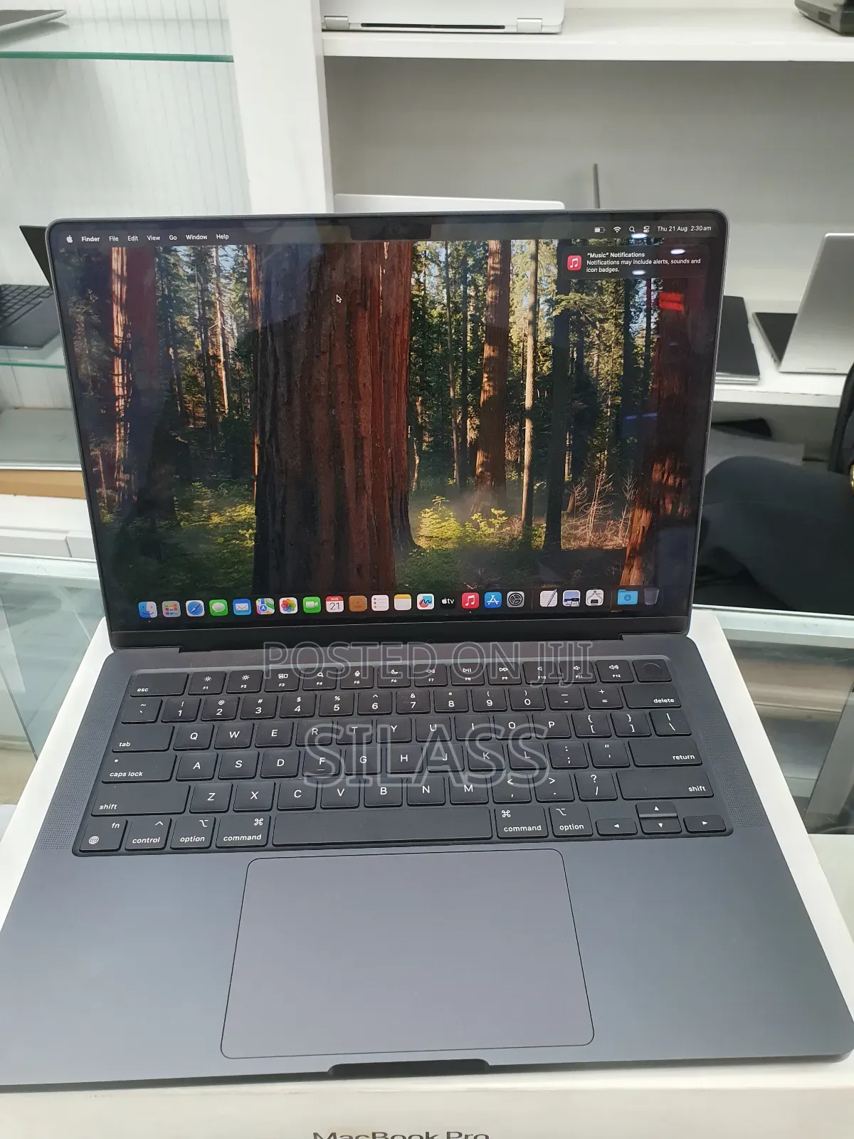 New Apple MacBook Pro 2023 M3 14-Inch 18GB Apple M3 Pro SSD 512GB