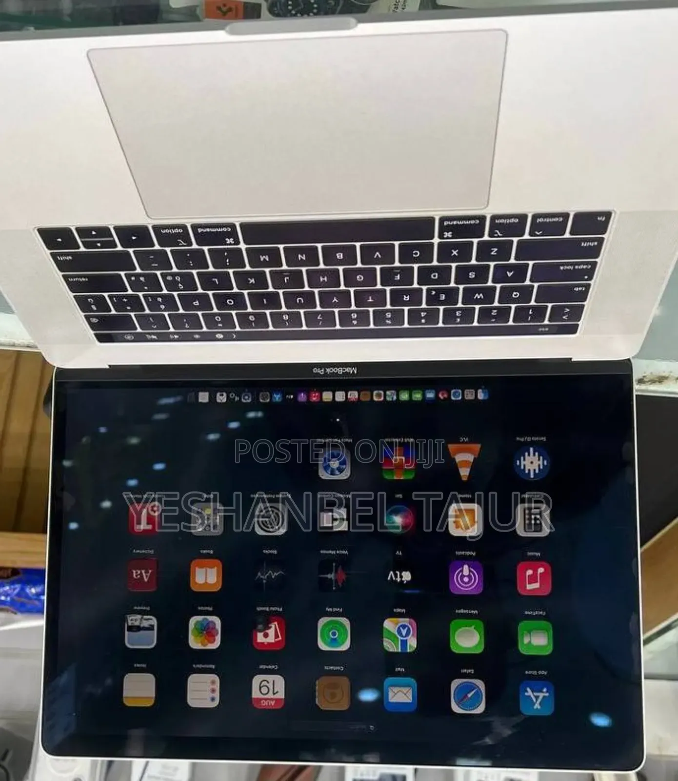 New Laptop Apple MacBook Pro 2018 16GB Intel Core I7 SSD 512GB