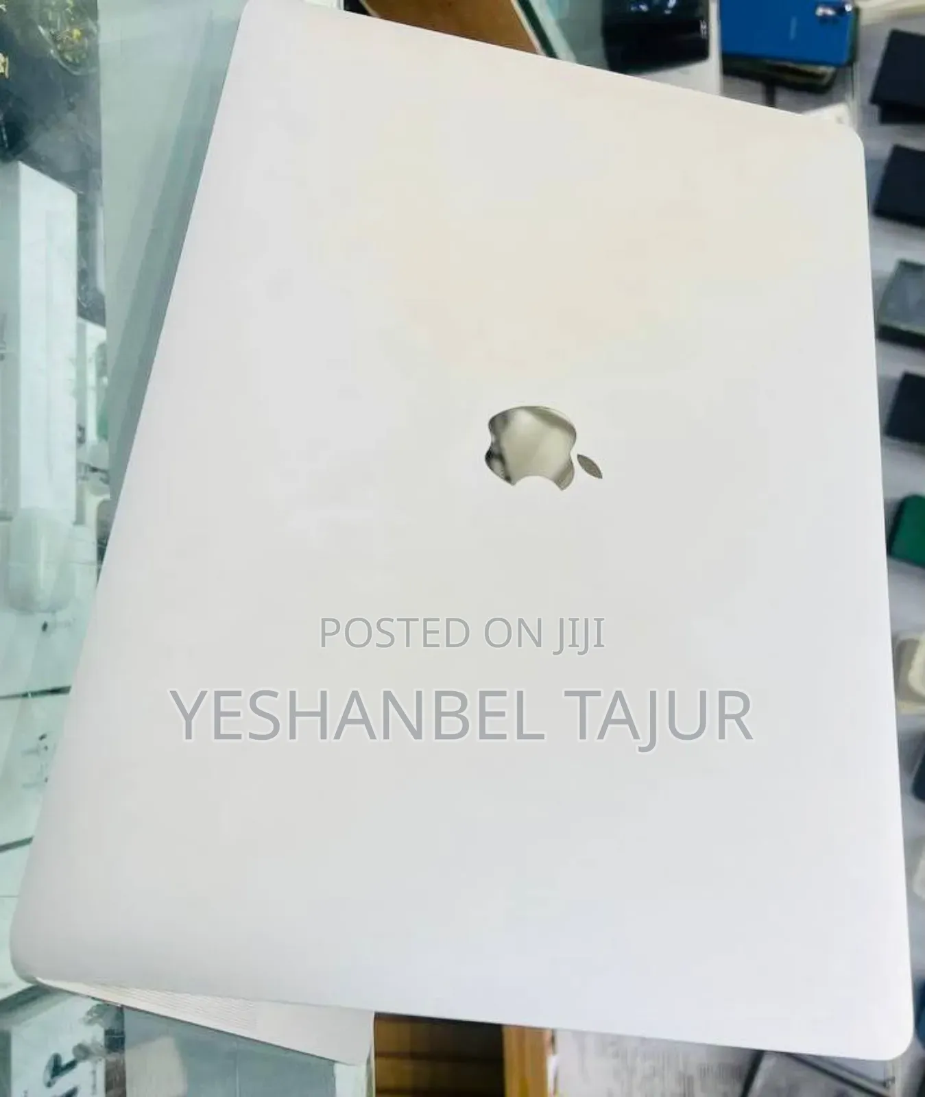 New Laptop Apple MacBook Pro 2018 16GB Intel Core I7 SSD 512GB