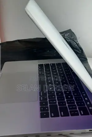 New Laptop Apple MacBook Pro 2018 32GB Intel Core I9 SSD 1T