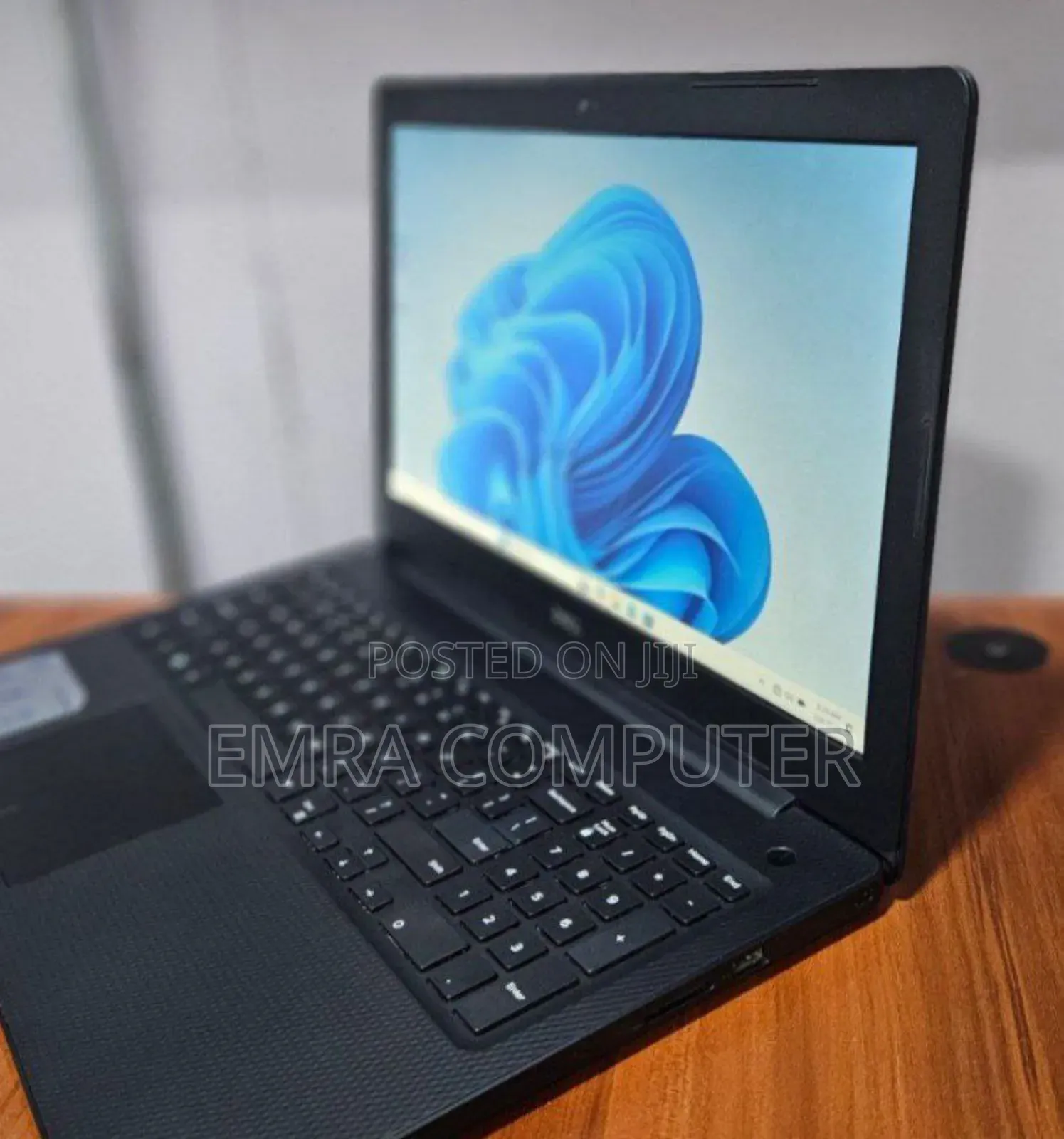 New Laptop Dell Inspiron 15 8GB Intel Core I5 SSD 1T