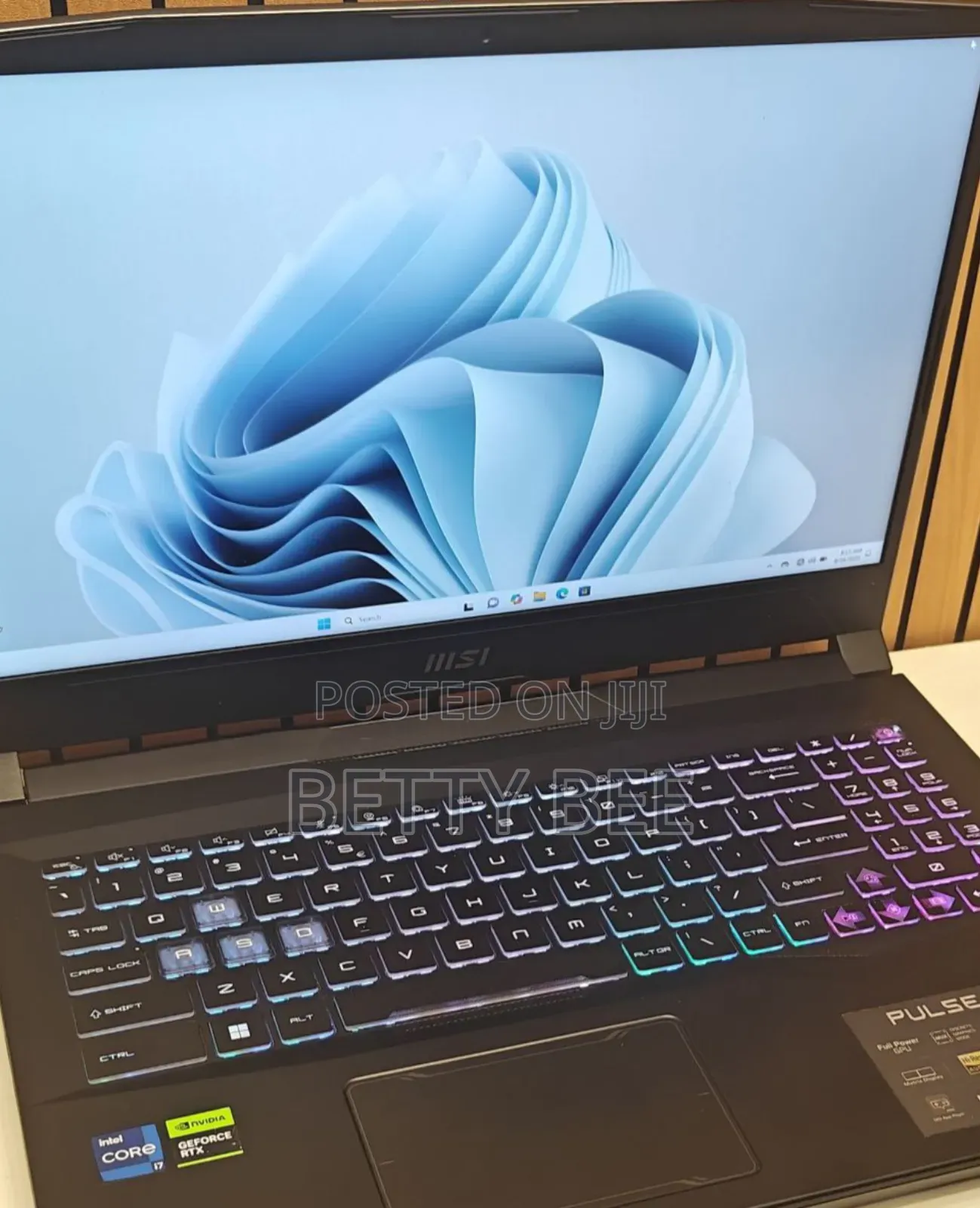 New Laptop MSI GE66 Raider 16GB Intel Core I7 SSD 1T