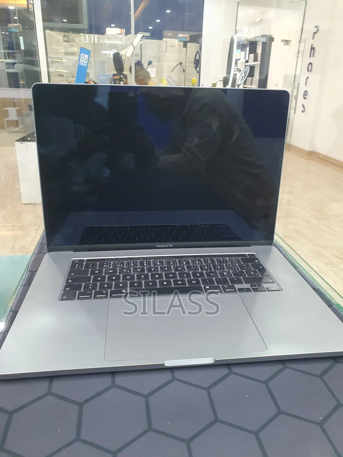 New Laptop Apple MacBook Pro 2019 32GB Intel Core I9 SSD 2T