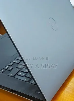 Photo - New Laptop Dell Precision 15 3520 16GB Intel Core I7 SSD 512GB