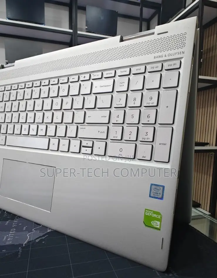 New Laptop HP Envy X360 8GB Intel Core I5 SSD 512GB