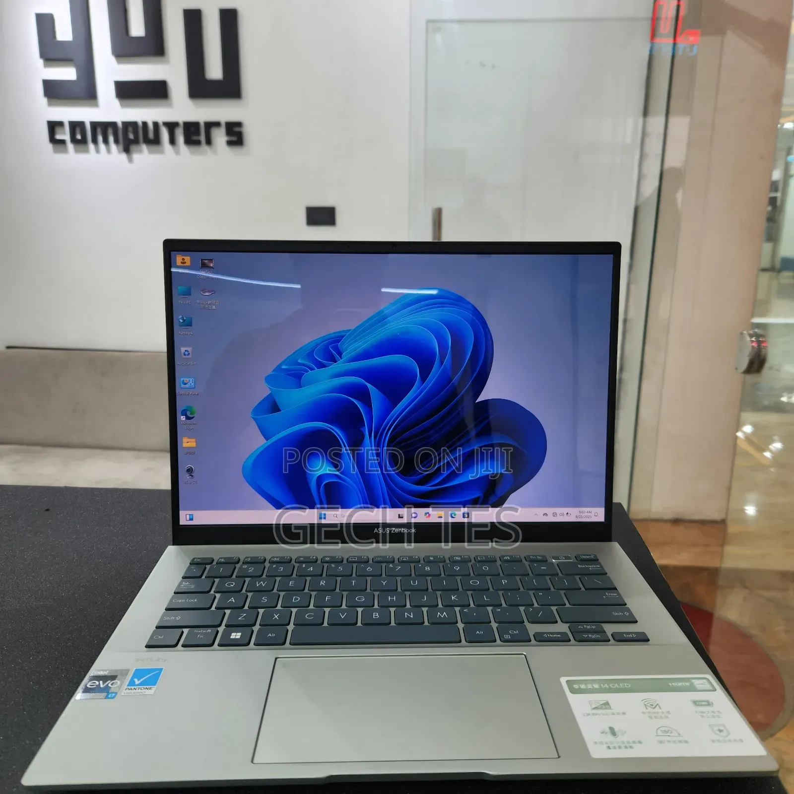 New Laptop Asus ZenBook UX330UA 16GB Intel Core I7 SSD 512GB