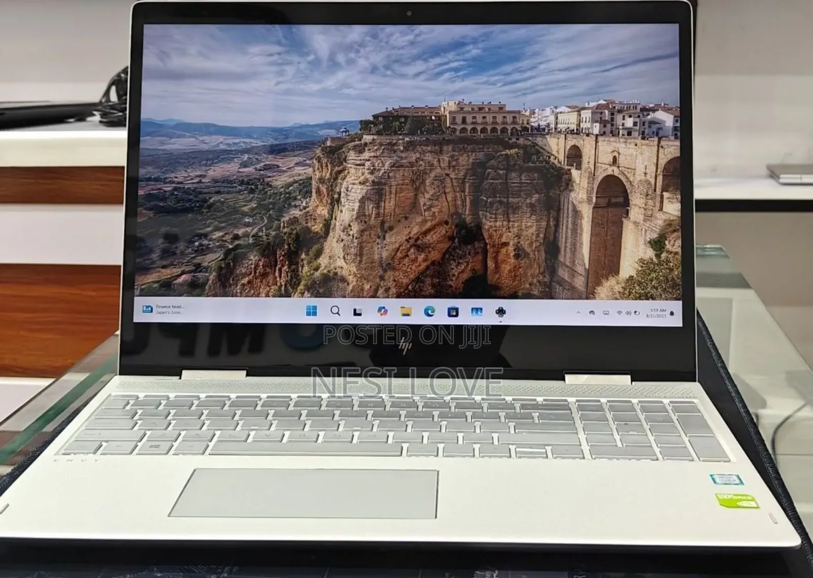 New Laptop HP Envy X360 8GB Intel Core I5 SSD 512GB