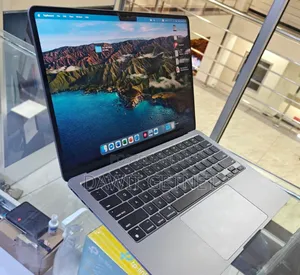 New Laptop Apple MacBook Pro M1 16GB Intel Core I7 SSD 512GB