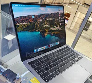 New Laptop Apple MacBook Pro M1 16GB Intel Core I7 SSD 512GB