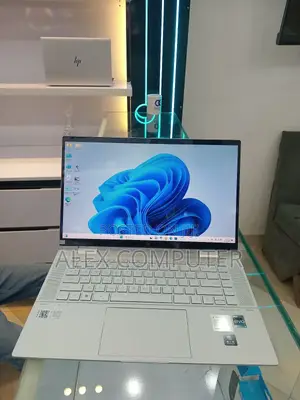 New Laptop HP Envy X360 16GB Intel Core I5 SSD 512GB