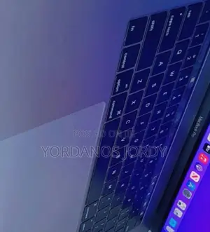 New Laptop Apple MacBook Pro 2017 16GB Intel Core I7 SSD 512GB