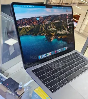 New Laptop Apple MacBook Pro M1 16GB AMD A10 SSD 512GB