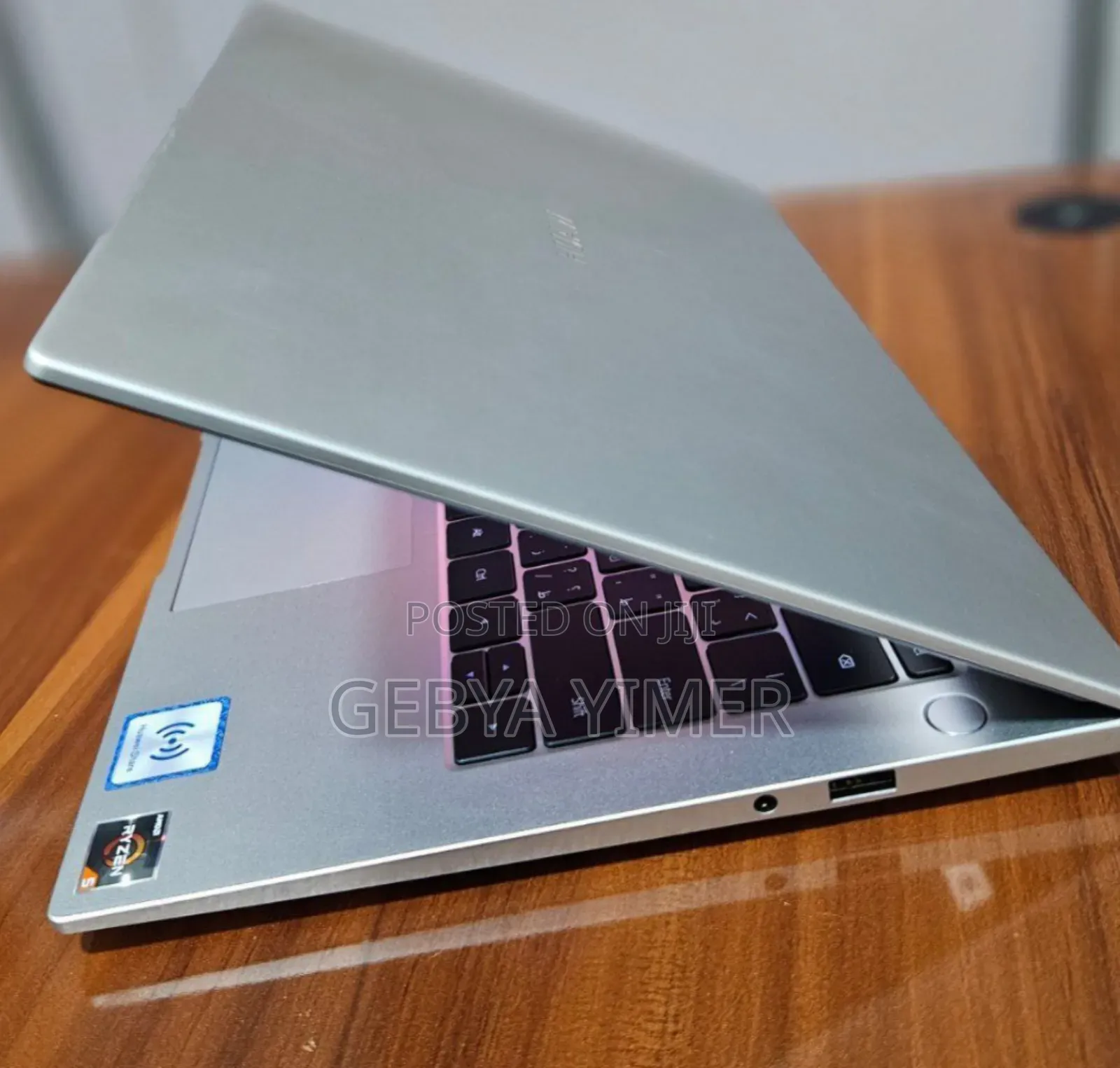 New Laptop Huawei MateBook 13 WRT-W19E 8GB Intel Core I5 SSD 512GB