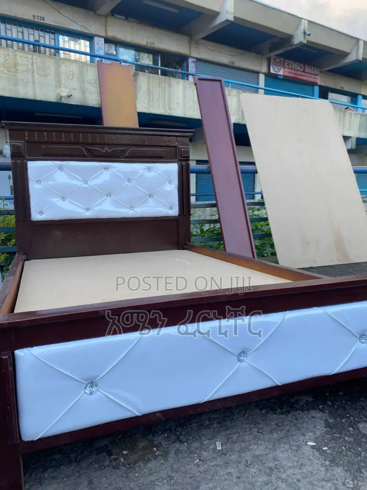 1.20 ታፕሴሪ አልጋ (Alga) Bed በ13500. ከፍራሽ ጋር 19500.)