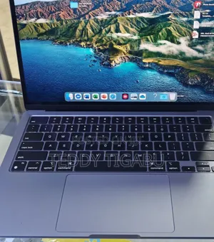 New Laptop Apple MacBook Air 16GB Apple M1 SSD 512GB