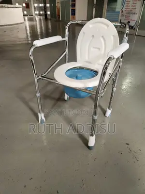 Photo - Commode Chair姿我toilet Chair脯了commode Chair乏味poty Chair戴上commode Chair