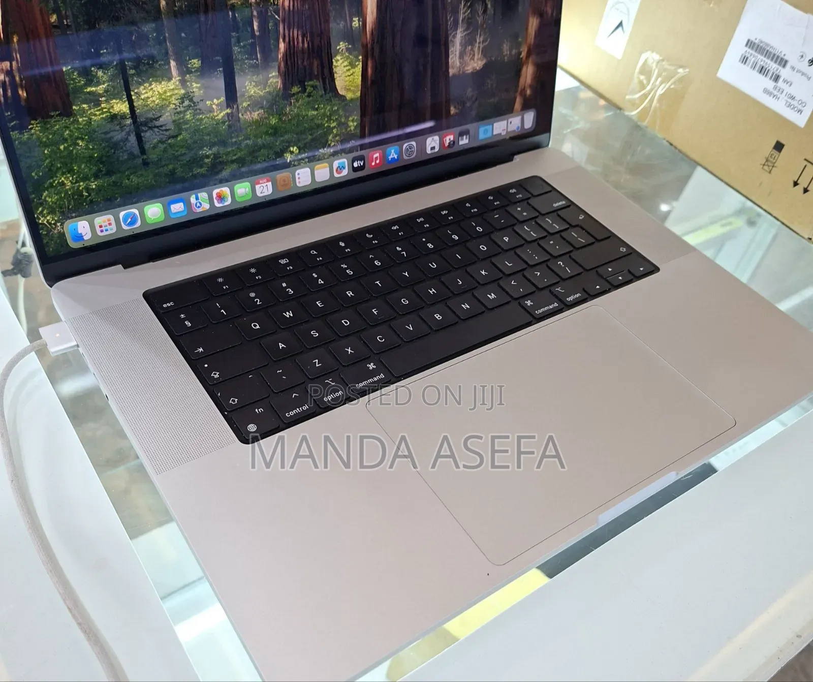 New Laptop Apple MacBook Pro M1 16GB Apple M1 Pro SSD 1T