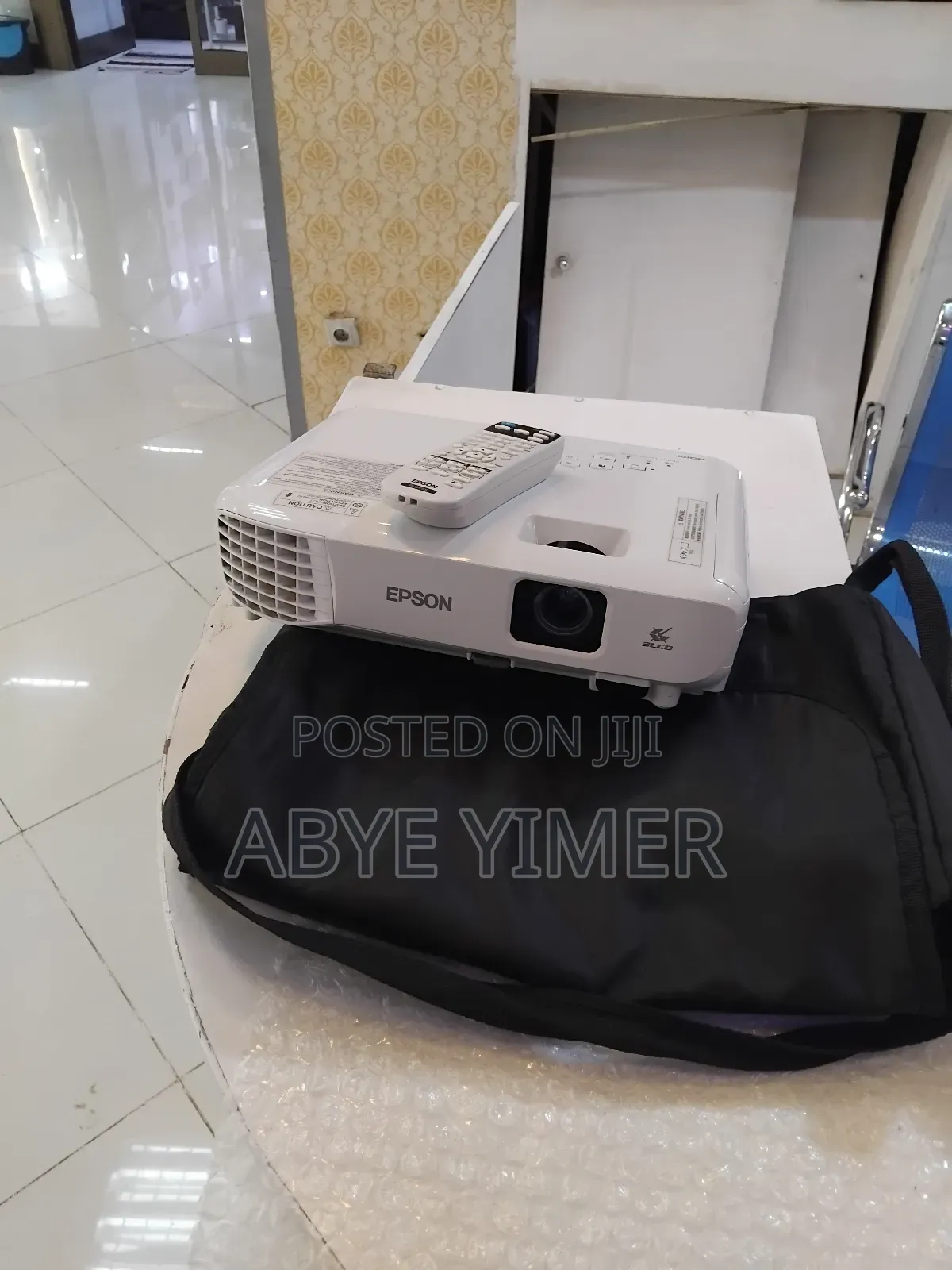 1epson Projector Model Name: Eb-E01 Hardware Interface: