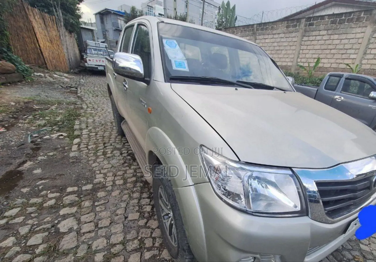 Toyota Hilux 2012 Silver