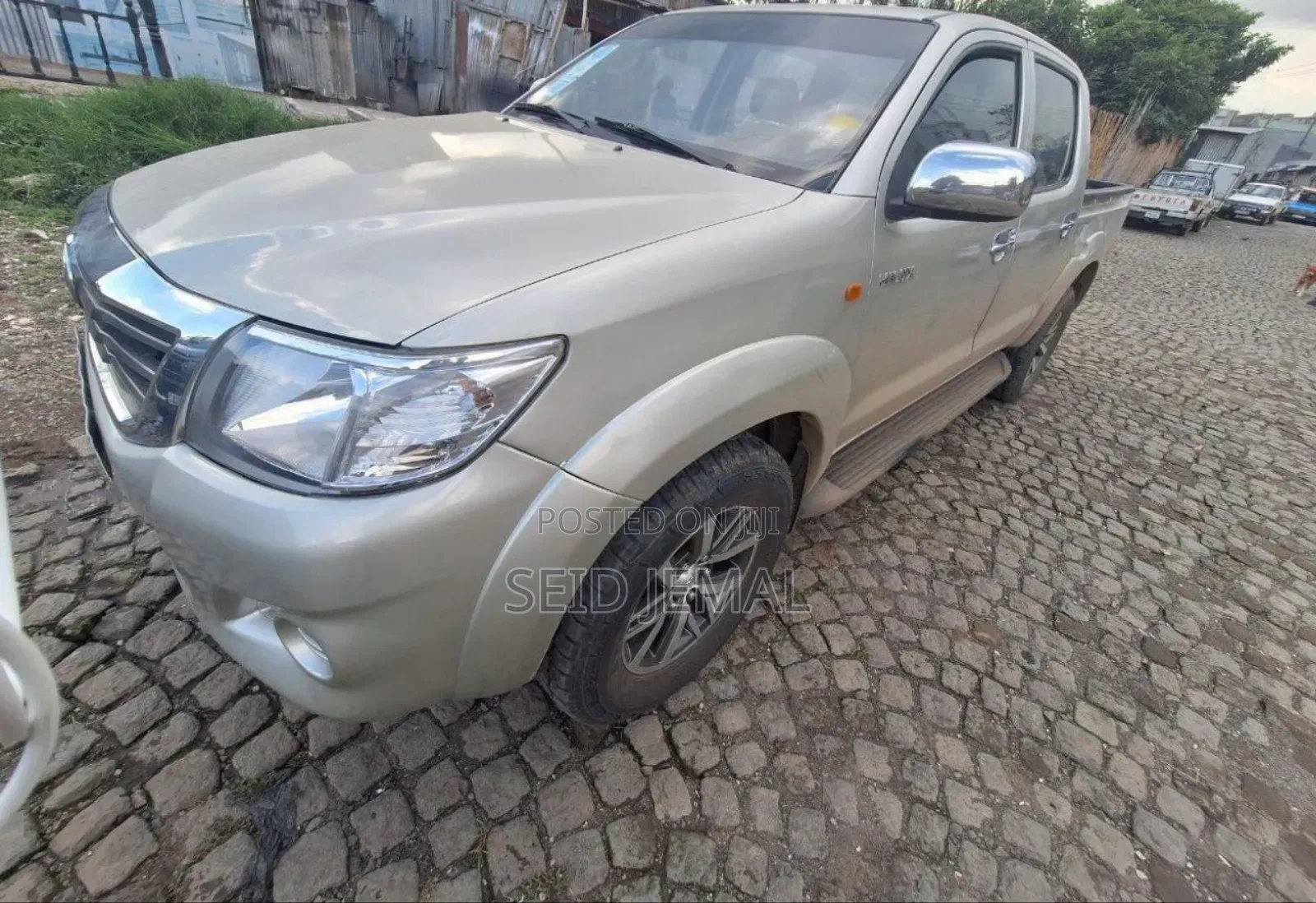 Toyota Hilux 2012 Silver