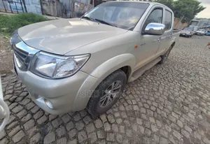 Toyota Hilux 2012 Silver