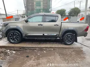 Toyota Hilux 2021 Beige