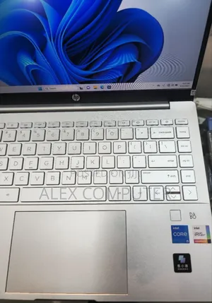 New Laptop HP 14-Ep0063 16GB Intel Core I5 SSD 512GB