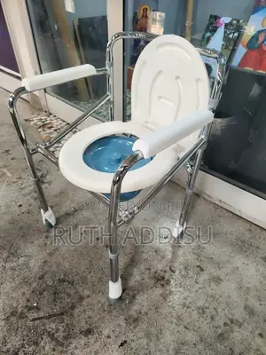 Photo - Commode Chair倫比commode Chair无不toilet Chair資料commode Chair憨我popo Chair