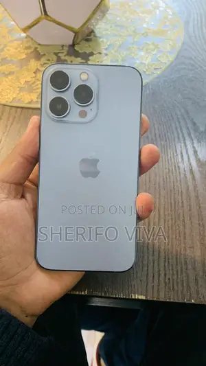 Photo - Apple iPhone 13 Pro 256 GB Blue