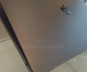 New Laptop Apple MacBook Pro 8GB Intel Core I5 SSD 256GB