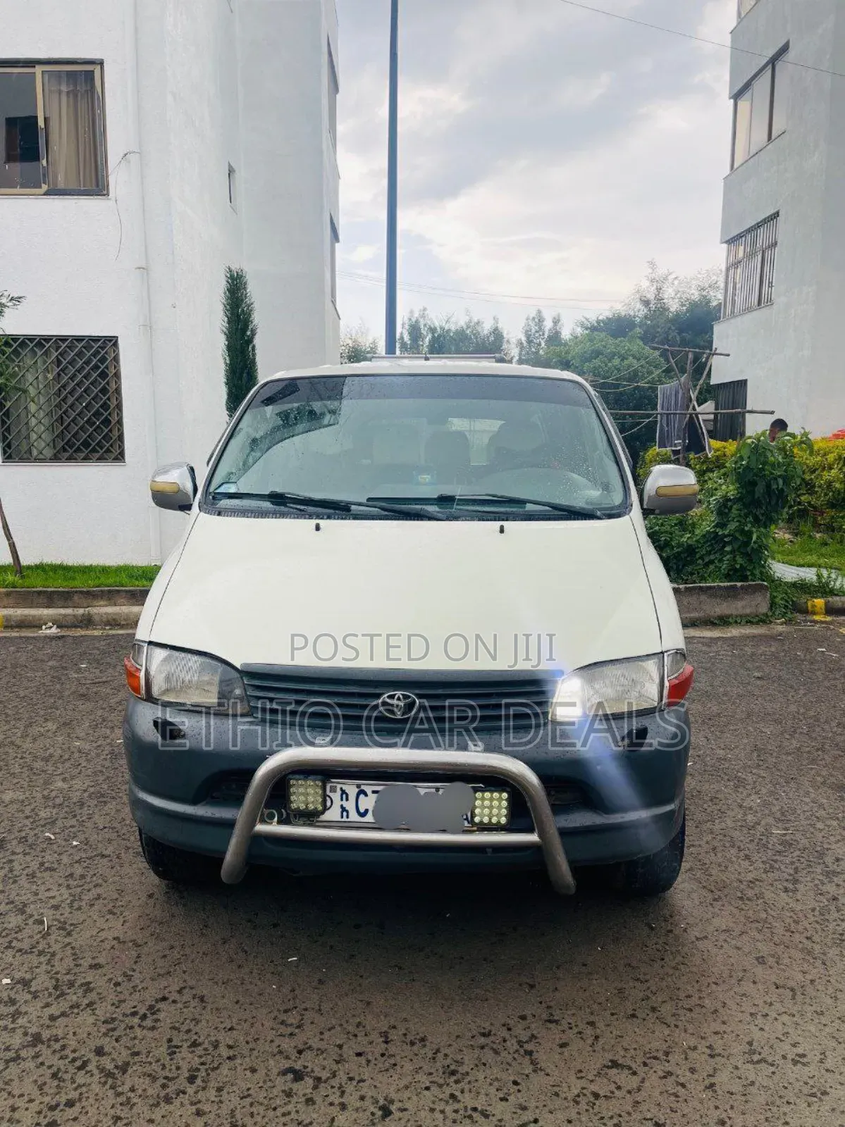 Toyota HiAce 2006 White
