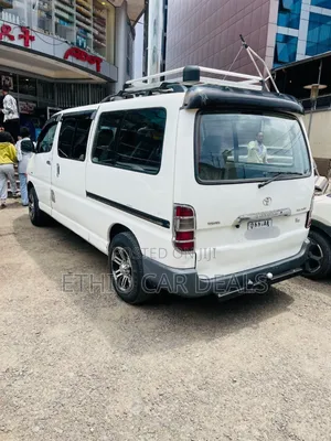 Toyota HiAce 2006 White