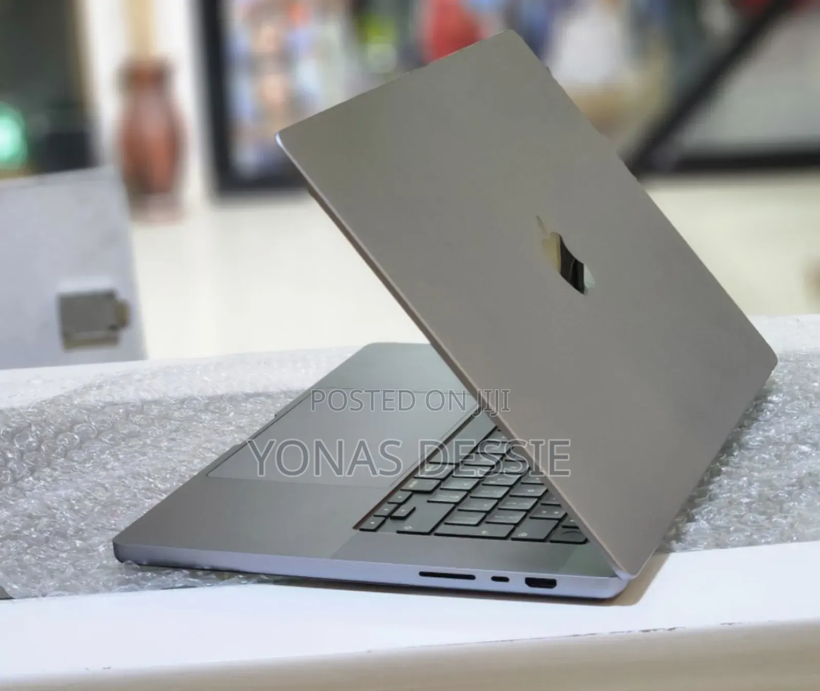 New Laptop Apple MacBook Pro 2021 M1 32GB SSD 512GB