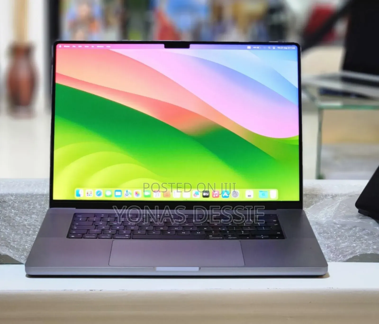 New Laptop Apple MacBook Pro 2021 M1 32GB SSD 512GB