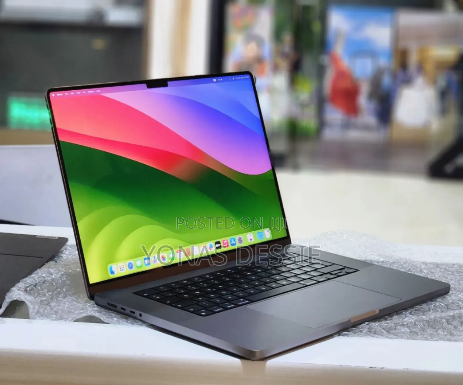 New Laptop Apple MacBook Pro 2021 M1 32GB SSD 512GB