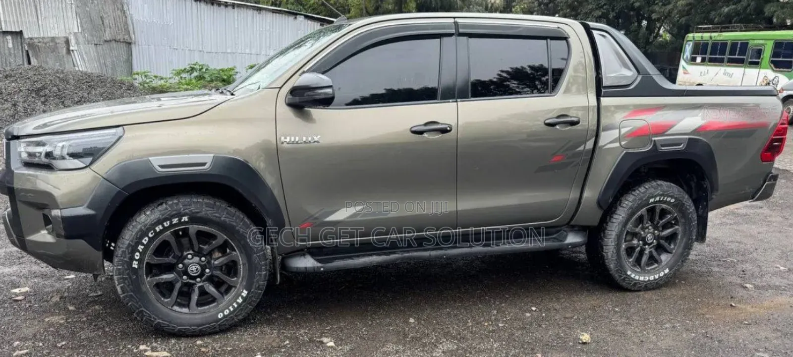 Toyota Hilux 2022 Brown