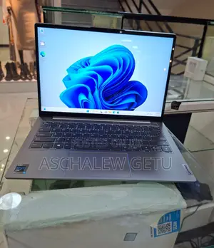 Photo - New Laptop Lenovo ThinkPad 13 16GB Intel Core I7 SSD 512GB