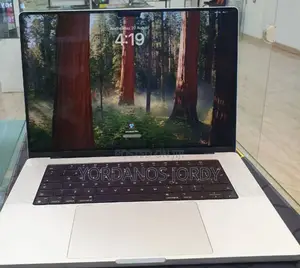 Photo - New Laptop Apple MacBook Pro M1 32GB Apple M1 Pro SSD 512GB