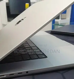 New Laptop Apple MacBook Pro M1 32GB Apple M1 Pro SSD 512GB