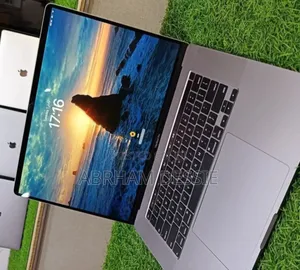 Photo - New Laptop Apple MacBook Pro 2019 32GB Intel Core I9 SSD 512GB