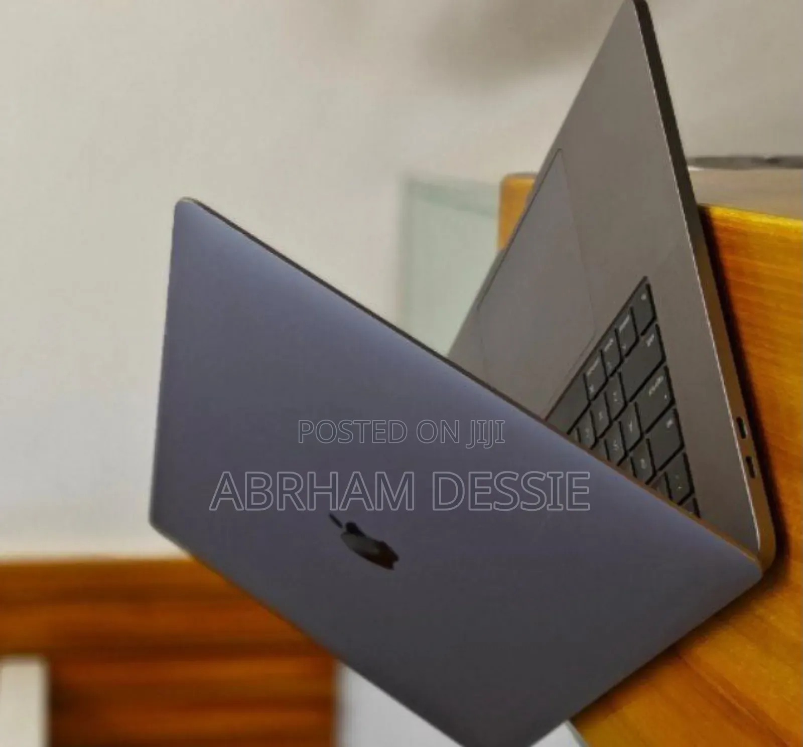 New Laptop Apple MacBook Pro 2019 32GB Intel Core I9 SSD 512GB